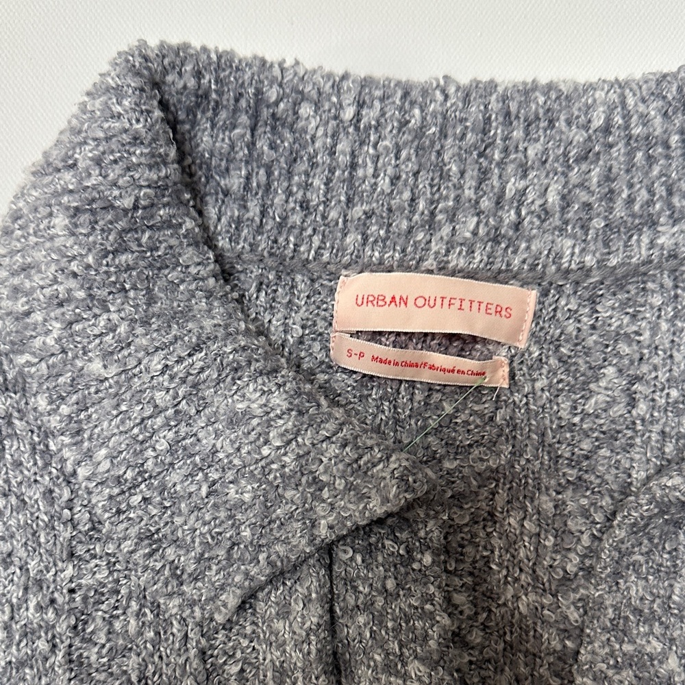 Urban Outfitters Heather Gray Textured Top - Picture 2 of 4